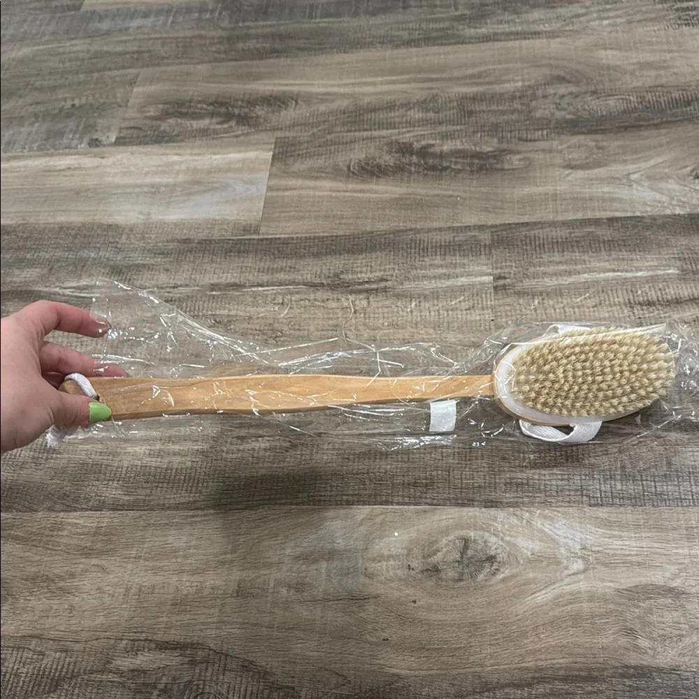 Wooden Bath Brush with Natural Bristles